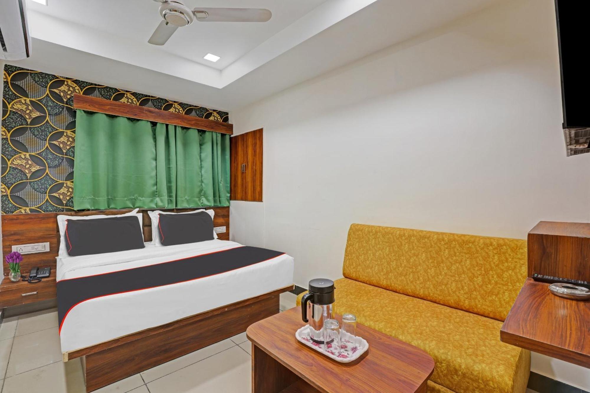 Capital O Bhavya Villa Ахмедабад Экстерьер фото